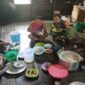 Foto : Satgas TMMD Reguler ke-126 Kodim 1208/Sambas melaksanakan kegiatan makan siang bersama warga di lokasi TMMD