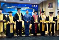 Foto : Laksamana Muda TNI Hudiarto Krisno Utomo berhasil meraih Doktor Ilmu Ekonomi dengan predikat Cumlaude dari Fakultas Ekonomi dan Bisnis Universitas Trisakti