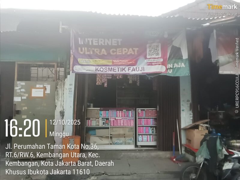 Foto : Toko kosmetik di Jalan Perumahan Taman Kota Nomor 36, RT 06/RW 06, Kecamatan Kembangan, Jakarta Barat