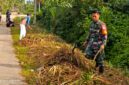 Foto : Kegiatan Karya Bakti pembersihan jalan yang dilaksanakan di Jl. Tani 2, Kelurahan Kuala, Kecamatan Singkawang Barat, Kota Singkawang