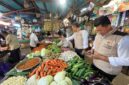 Foto : Polda Kalsel melakukan Pengecekan harga bahan pokok penting (Bapokting) di Pasar Kalindo Jalan Belitung, Kota Banjarmasin