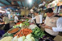 Foto : Polda Kalsel melakukan Pengecekan harga bahan pokok penting (Bapokting) di Pasar Kalindo Jalan Belitung, Kota Banjarmasin