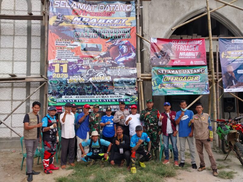 Foto : Bakti sosial yang di selenggarakan komunitas motor tril TAJUR berkolaborasi dengan DKM Mesjid AT-TAQWA Desa Pesanggrahan