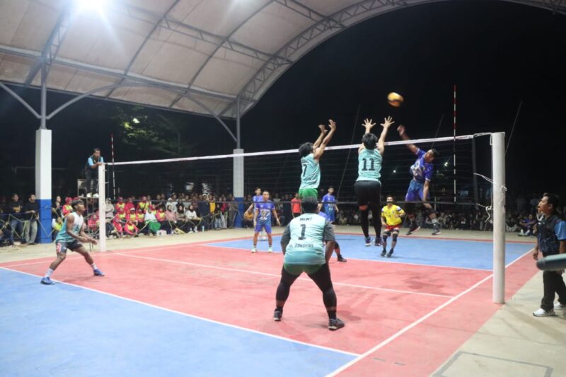 Foto : Turnamen Bola Voli Kapolres HST Cup 2025 Sen Benua Enam di Lapangan Pelajar Barabai