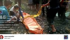 Foto : Penemuan mayat di Sungai Cigagade, Desa Cigagade, Kecamatan Balubur Limbangan, Kabupaten Garut