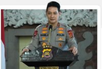 Foto : Kapolda Bali Irjen. Pol. Daniel Adityajaya, S.H., S.I.K., M.Si., memberikan arahan dalam kegiatan Perwira Samapta pada Sentra Pelayanan Terpadu (SPKT) Polres Jajaran