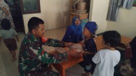 Foto : Babinsa Koramil 1002-01/Batang Alai Selatan Kopda Hidayat melaksanakan pendampingan kegiatan Posyandu Anggrek bertempat di Desa Anduhum, Kecamatan Batang Alai Selatan