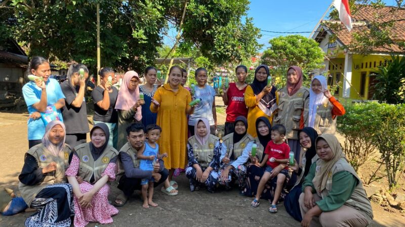 Foto : Sosialisasi dan pelatihan pembuatan sabun cuci piring cair berbahan alami dari daun jeruk