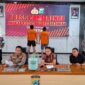 Foto : Konferensi pers pengungkapan kasus penipuan berkedok perekrutan karyawan PT Jhonlin Baratama bertempat di Mapolres Balangan