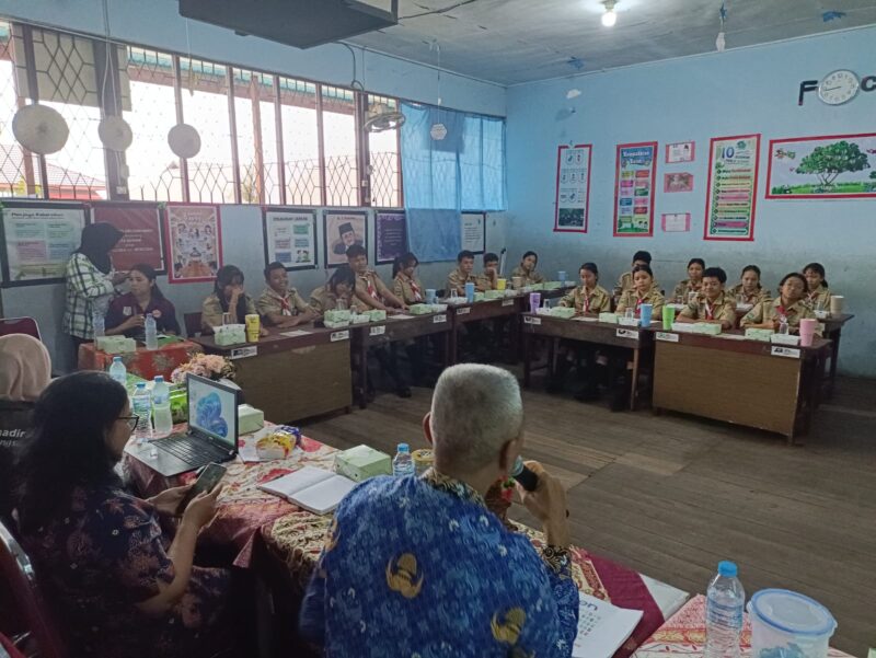 Foto : Gerakan Literasi di Ruangan Kelas VIII B pada Jum'at, 17 Oktober 2025