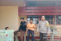 Foto : Bhabinkamtibmas Polsek Sebangki Aipda Mamo Raharjo laksanakan Kegiatan sambang ke warga binaannya 