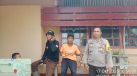 Foto : Bhabinkamtibmas Polsek Sebangki Aipda Mamo Raharjo laksanakan Kegiatan sambang ke warga binaannya 