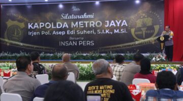 Foto : Kapolda Metro Jaya Irjen Pol Asep Edi Suheri saat bersilaturahmi dengan wartawan, di Balai Pertemuan Metro Jaya (BPMJ), Jakarta