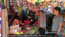 Foto : Giat patroli dialogis dan menyambangi masyarakat yang sedang melaksanakan aktivitas rutinitas
