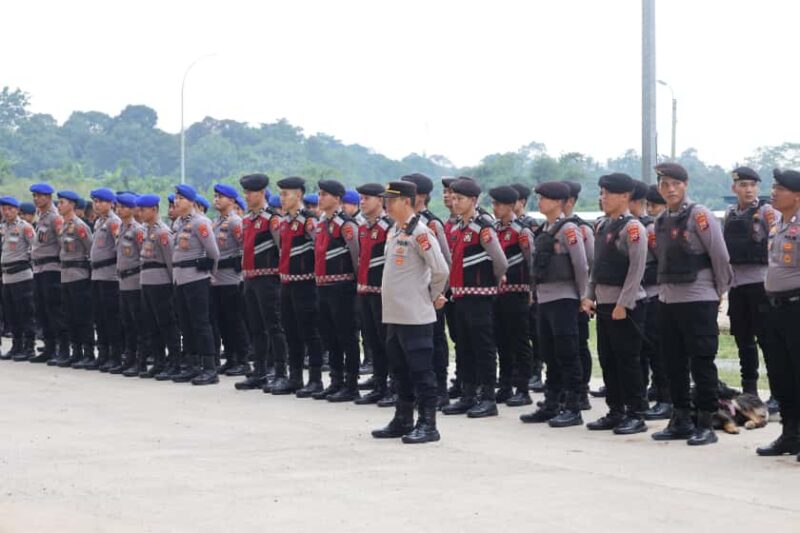 Foto : Polda Banten melaksanakan KRYD dalam rangka pengamanan Kompetisi I-League Pegadaian Championship Tahun 2025/2026 di Banten International Stadium