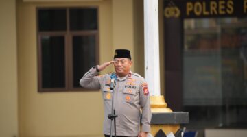 Foto : Wakapolda Banten Brigjen Pol Drs. Hendra Wirawan, S.I.K., M.H. pimpin langsung apel persiapan pengamanan yang digelar di Halaman Mapolres Pandeglang