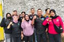 Foto : Anggota LSM GMBN DPD Sukabumi berikan bantuan ke salah seorang penyandang Disabilitas atas Nama Haura Sakira Salwa