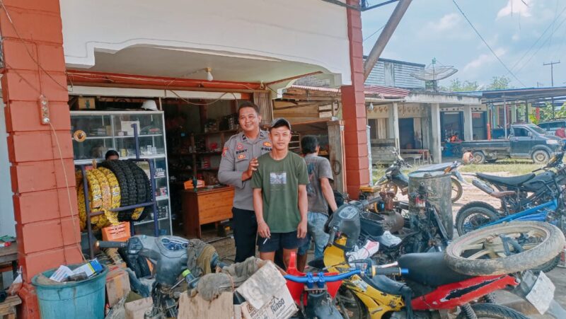 Foto : Kegiatan Rutin Yang Ditingkatkan ( KRYD ) yang dilaksanakan oleh regu 1 Spkt Polsek Kuala Behe dan Pelaksanaan patroli menggunakan kendaraan roda dua
