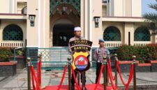 Foto : Polda Banten melaksanakan apel pengamanan kegiatan Istigosah, Tabligh Akbar, Maulid Nabi Muhammad SAW, dan Haul Syekh Abdul Qodir Jaelani yang digelar di depan Masjid Agung Pandeglang