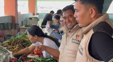 Foto : Tim Satgas Pangan Ditreskrimsus Polda Kalimantan Selatan melakukan inspeksi mendadak (sidak) ke Pasar Kuripan, Banjarmasin