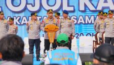 Foto : Kapolri Jenderal Listyo Sigit Prabowo menghadiri kegiatan Apel Ojol Kamtibmas di Monas, Jakarta Pusat