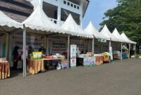 Foto : Gerakan pangan murah yang dilaksanakan, dalam rangka memperingati HUT Provinsi Banten ke 25 dan Sekaligus memperingati hari pangan sedunia yang ke 45, bertempat di Halaman Pancaniti Kawasan Pusat Pemerintahan Provinsi Banten (KP3B)