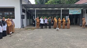 Foto : Kegiatan apel gabungan Forkopimcam Pandawan yang dilaksanakan di halaman Kantor Kecamatan Pandawan
