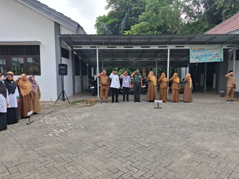 Foto : Kegiatan apel gabungan Forkopimcam Pandawan yang dilaksanakan di halaman Kantor Kecamatan Pandawan