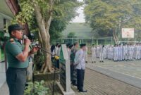 Foto : Plh. Danramil 1002-04/Labuan Amas Selatan menjadi pembina upacara bendera merah putih di Madrasah Aliyah Negeri (MAN) 4 HST