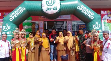 Foto : Grand Opening peresmian Alfamidi Super Pramuka di Jalan Pramuka, Banjarmasin