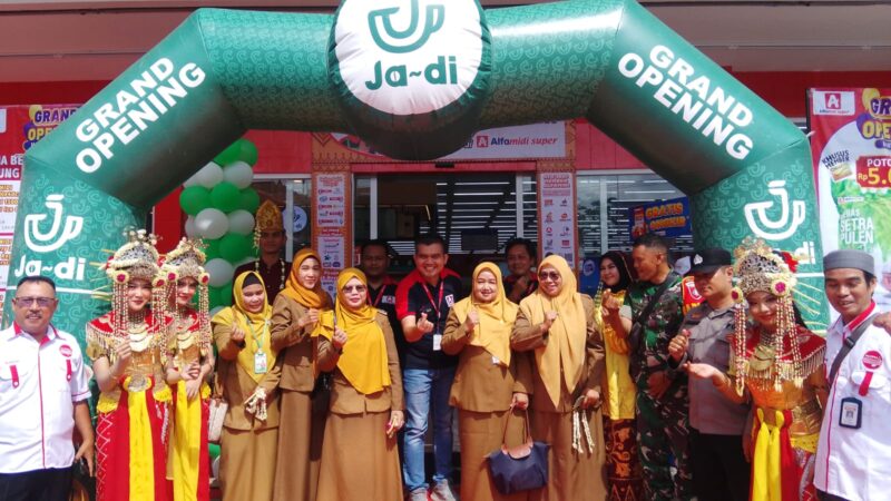 Foto : Grand Opening peresmian Alfamidi Super Pramuka di Jalan Pramuka, Banjarmasin