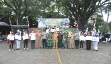 Foto : Acara penutupan Lomba Peraturan Baris-Berbaris (PBB) Piala Bupati Cup dalam rangka memperingati Hari Ulang Tahun (HUT) ke-80 Tentara Nasional Indonesia (TNI) yang berlangsung di Lapangan Makodim 1002/HST