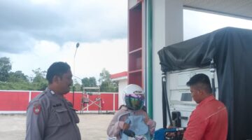 Foto : Polsek Sengah Temila laksanakan patroli siang di sejumlah SPBU di wilayah hukum Polsek Sengah Temila