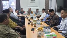 Foto : kegiatan Rapat Koordinasi bersama 12 Kepala Desa dan Forkopimcam Citeureup tentang Kesiapan melaksanakan Kegiatan Ketahanan Pangan di ruangan kerja Kapolsek Citeureup