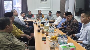 Foto : kegiatan Rapat Koordinasi bersama 12 Kepala Desa dan Forkopimcam Citeureup tentang Kesiapan melaksanakan Kegiatan Ketahanan Pangan di ruangan kerja Kapolsek Citeureup