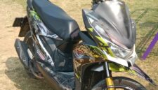 Foto : Motor korban yang bernama Arta yang menjadi korban perampasan sepeda motor oleh sejumlah orang yang mengaku sebagai penagih angsuran di tengah jalan
