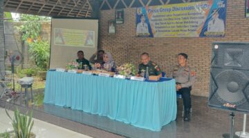 Foto : kegiatan Focus Group Discussion (FGD) Harmonisasi antara Pemerintah Kabupaten, Kecamatan, Desa, dan Tokoh Masyarakat yang digelar di Café Rezstwo
