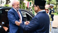 Foto : Presiden Prabowo Subianto sambut kedatangan Presiden Republik Federasi Brasil, Luiz Inácio Lula da Silva, dalam upacara kenegaraan di Istana Merdeka