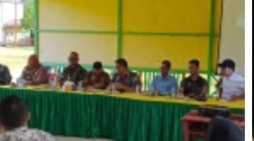 Foto : Kegiatan Rapat Koordinasi dan Sosialisasi Program Makan Bergizi Gratis yang diselenggarakan di Aula Kantor Camat Hulu Gurung, Kabupaten Kapuas Hulu