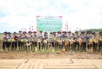 Foto : Polda Kalsel melaksanakan kegiatan Panen Raya Jagung Serentak Polda Kalsel Tahun 2025 secara serentak di seluruh jajaran Polda Kalsel