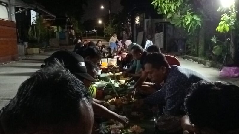 Film : Warga Mulya Asri 2 Blok F dan G Gelar Doa Bersama Syukuri Pengecoran Jalan Utama