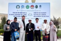 Foto : Guru Adam, bersama rombongan menghadiri Opening Ceremony Makam Imam Al-Bukhari yang digelar oleh UNESCO di Samarkand, Uzbekistan