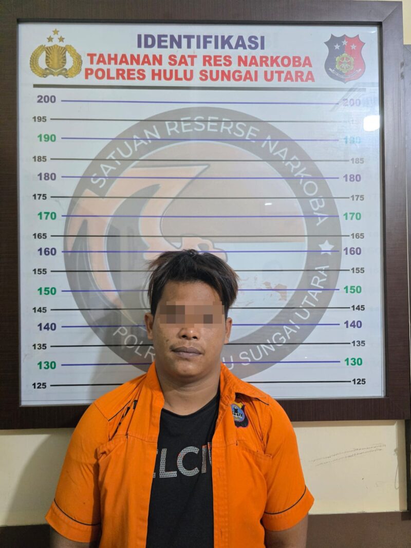 Foto : Seorang pria berinisial W (34), yang diduga kuat merupakan pengedar narkotika jenis sabu