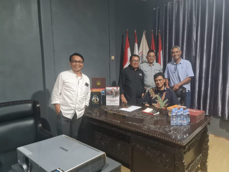 Foto : Aliansi Jurnalis Independen (AJI) melakukan kunjungan kepada Sekretariat Serikat Media Siber Indonesia (SMSI), Jalan Veteran II No. 7C, Jakarta Pusat
