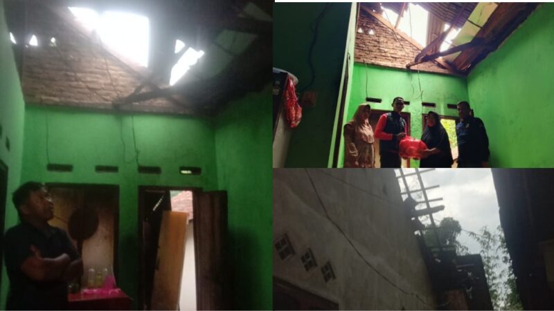 Foto : Dua rumah warga di Kecamatan Pagelaran di Desa Bulagor dan Desa Pagelaran, terdampak musibah sambaran petir