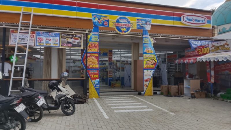 Foto : Toko waralaba Indomaret di Kota Tangerang yang terletak di jalan Dr Sitanala