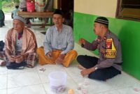 Foto : Kapolsek Sebangki Sambangi Jamaah Masjid Uswatun Hasanah di Dusun Ibul I