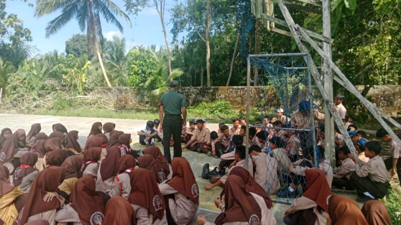 Foto : Kegiatan pembinaan Pramuka kepada para siswa SMPN 9 Hulu Sungai Tengah