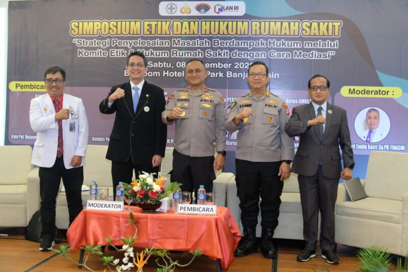 Foto : Acara Simposium Etik Dan Hukum Rumah Sakit dengan tema 