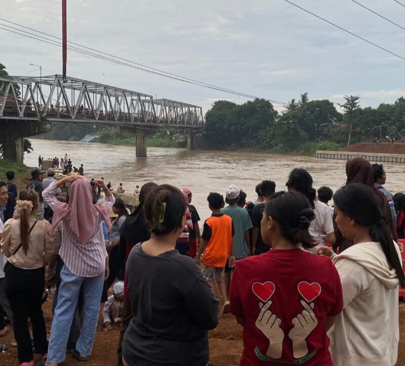 Foto : Sungai Cimanuk, di sekitar Bendungan Karet Bangkir Kecamatan Lohbener, Kabupaten Indramayu